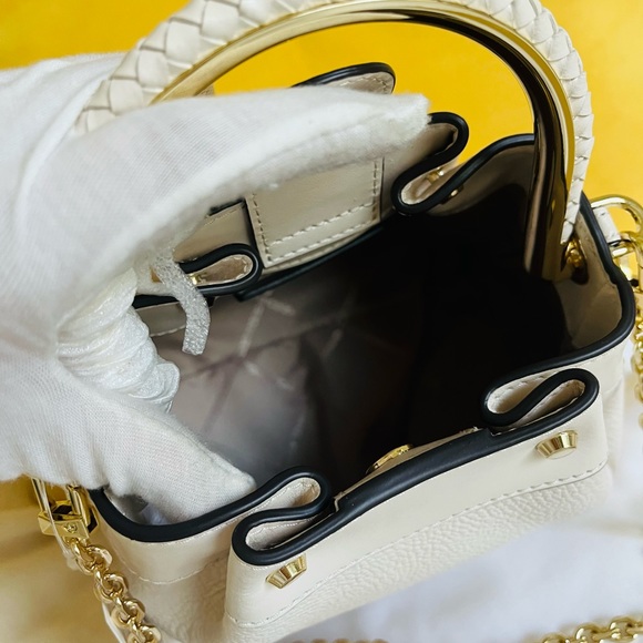 NWT Micheal Kors Rosie Small Ring Bucket Shoulder/Crossbody Bag with Dust bag. - Picture 7 of 15